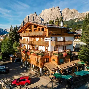 Ciasa Lorenzi Hotel Cortina dʼAmpezzo