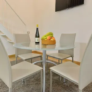 Appartamento Izzhome Full Center Cozy, Cagliari